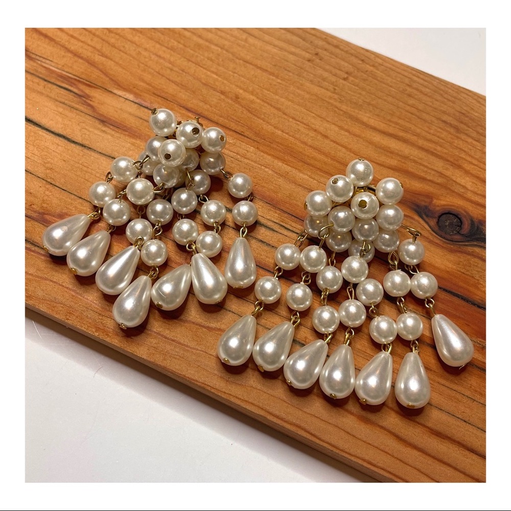 Vintage Retro Oversized Teardrop Pearl Cluster Clip On Drop Dangle Earrings
